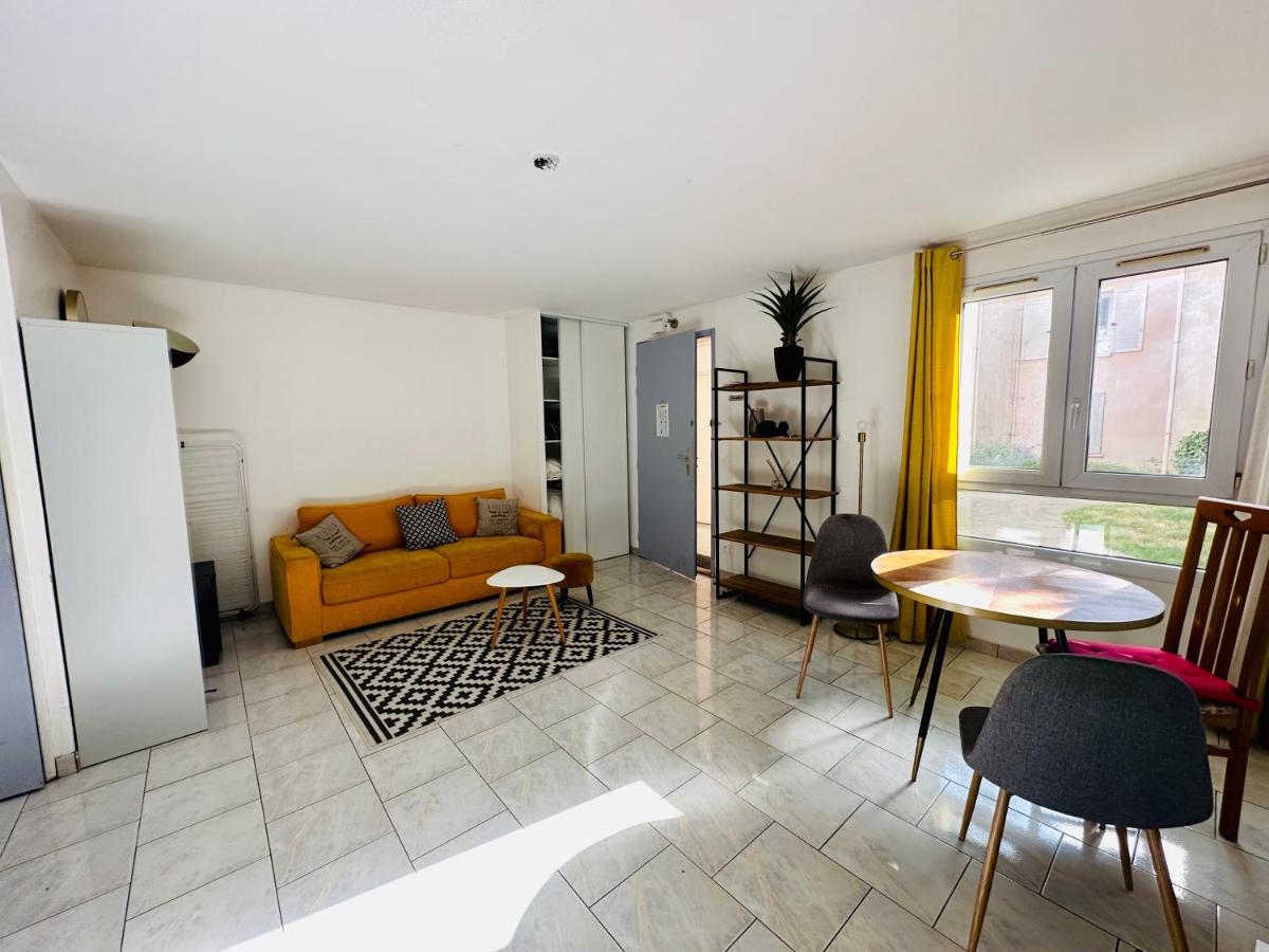 Appartement Eco 6 Personnes 马尼库尔勒翁格尔 外观 照片
